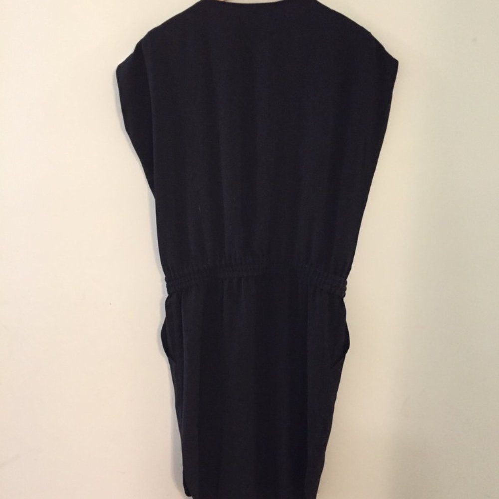 VINCE Contrast Trim Zip Neck Drawstring Dress - Picture 8 of 9